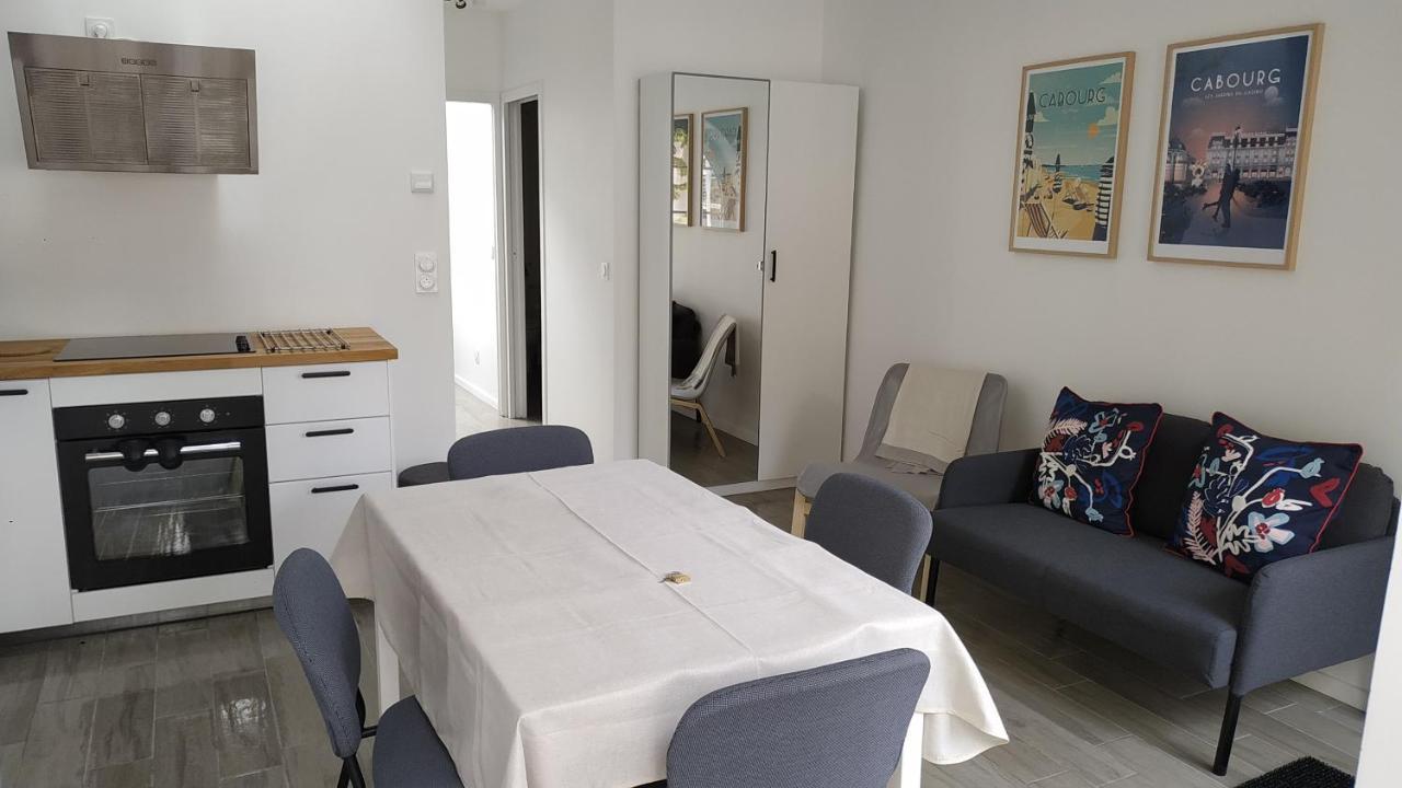 Charmant Et Lumineux Logement, Au Coeur De Cabourg Exterior foto